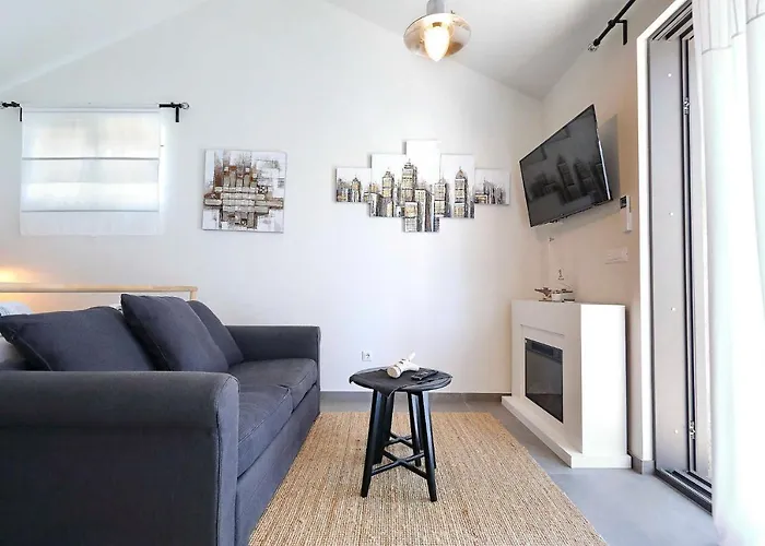 Steinhaus Mirko Nyaraló