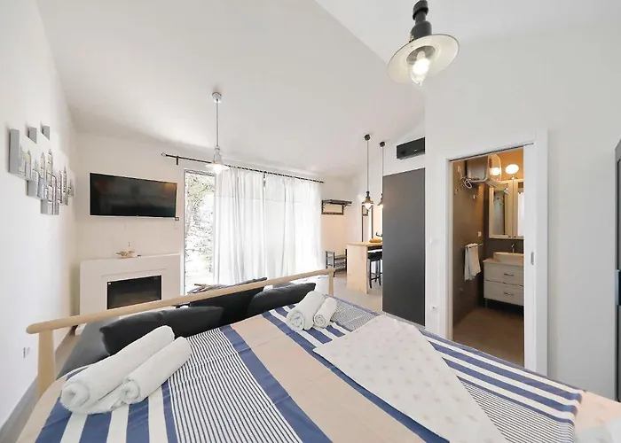 Steinhaus Mirko Casa vacanze Starigrad Paklenica