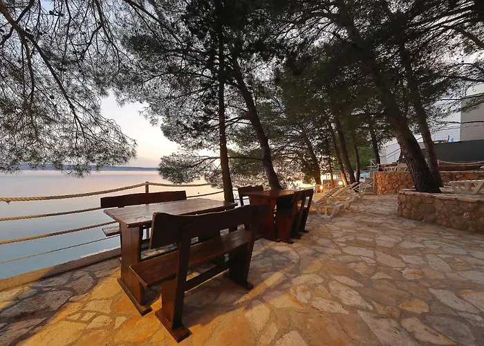 Steinhaus Mirko Vakantiehuis Starigrad Paklenica